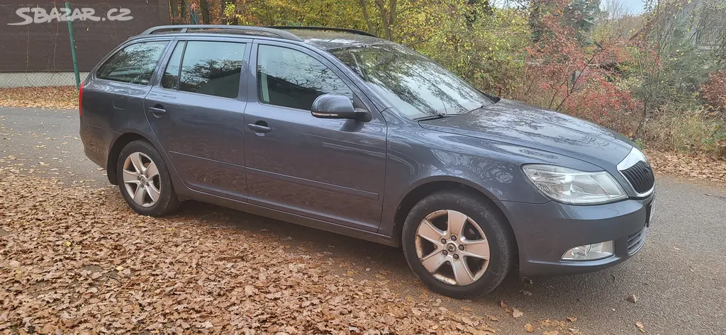 Škoda Octavia combi 1.6i 75kW Elegance 2011 CZ-TOP